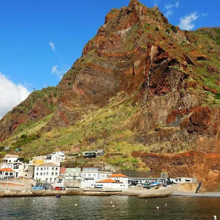 Blue By The Sea House بيت للعطل *