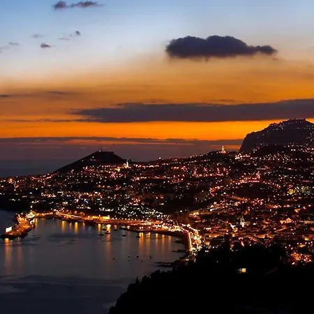 Blue By The Sea House Дом отдыха Паул-ду-Мар