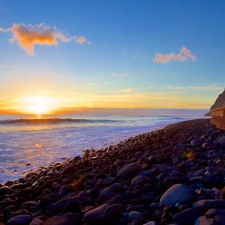 Дом отдыха Blue By The Sea House Паул-ду-Мар