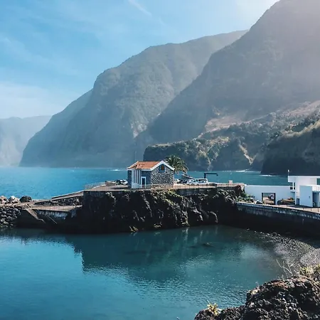 Blue By The Sea House * Паул-ду-Мар