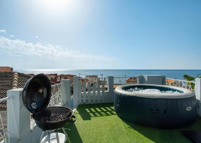 بيت للعطل Blue By The Sea House *