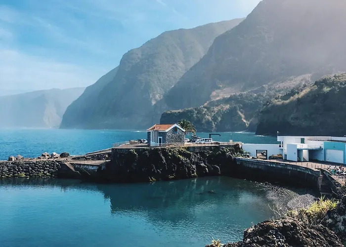 Blue By The Sea House * بول دو مار